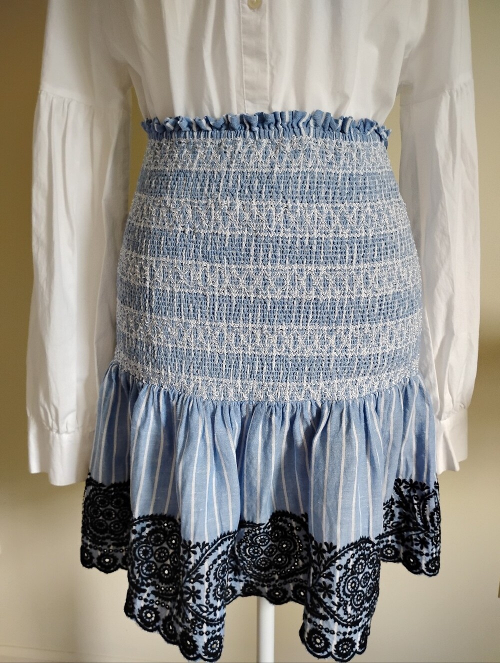 Maeve Anthropologie Linen Chambray  Smocked Ruffle Embroidered Hem Skirt Sz Med